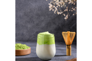 Matcha Çayı Nedir? Faydaları, Zararları ve Diyette Tüketimi Hakkında Her Şey